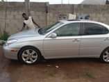 A picture of Toyota pencil light 1 150 and lexus es330 2 3
