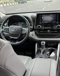 A picture of Toyota Highlander 2021 foreign used 28k mileage Price 50M Everything