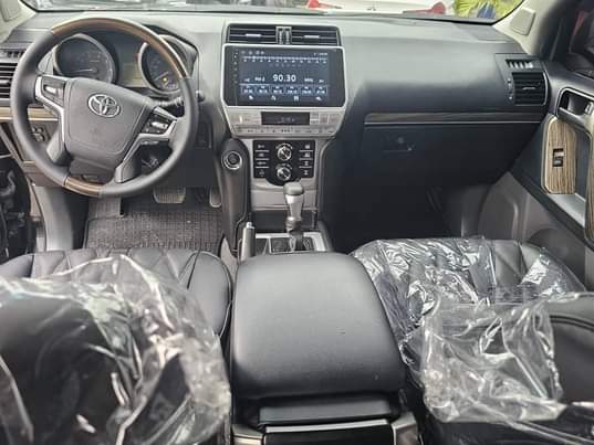 A picture of _The super clean toks standard 2015 upgraded Toyota Prado jeep