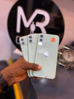A picture of iPhone 11 64GB