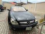 A picture of Neatly used 2005 cls 500 4matic