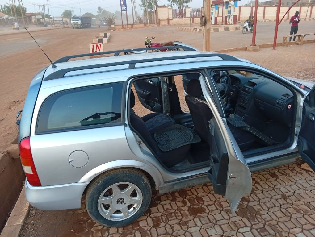 A picture of Opel astra b wagon