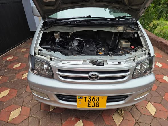 A picture of Price 17 9ML 0683800498 TOYOTA NOAH OLD EJG Year 2001