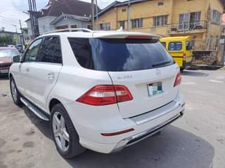A picture of 2013 Mercedes Benz ML550