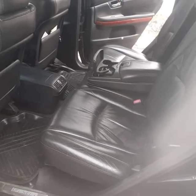 A picture of First body pangolo and full options Rx 330 and Tokunbo