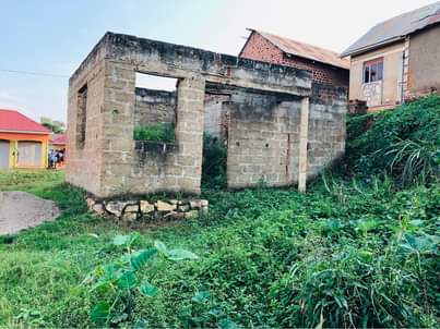 houses nansana