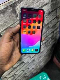 A picture of Iphone 11