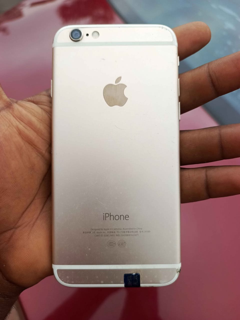 A picture of iPhone6 everything working available