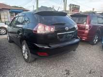 A picture of Toyota Harrier Year 2006 Km50000 Winkers Leather seats Price 36m