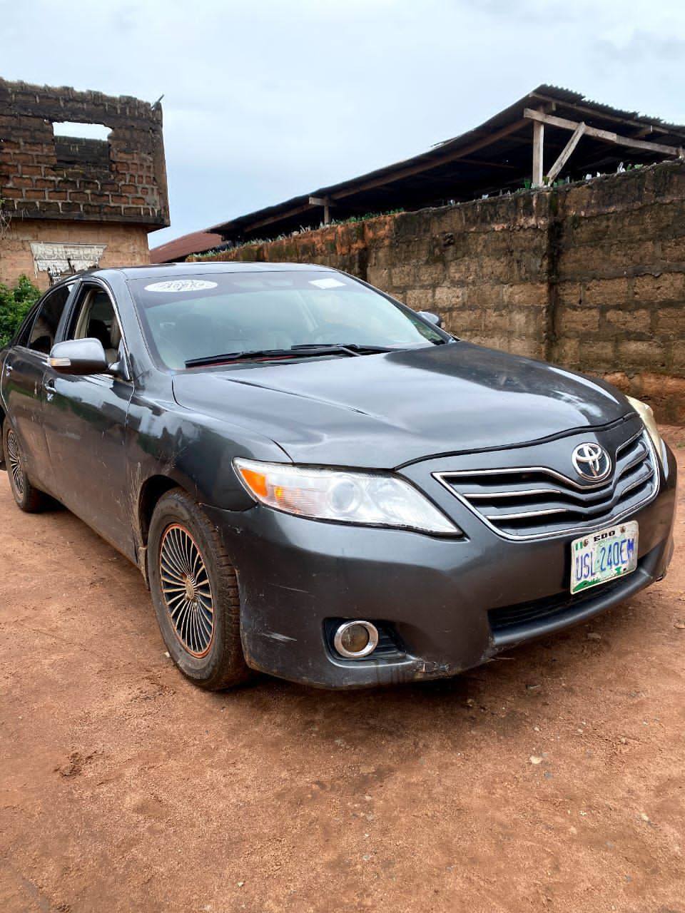 A picture of Urgent sale 2008 Toyota camry XLE with Back ac vent