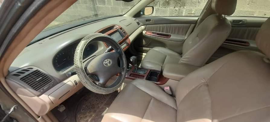 A picture of XLE Toyota Camry 2004