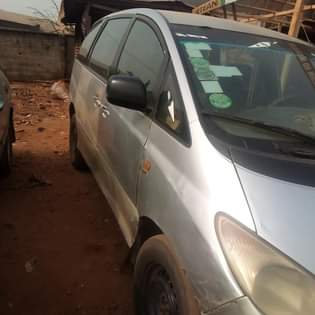 A picture of TOYOTA PRIVIA