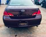 A picture of Toyota Avalon 2006