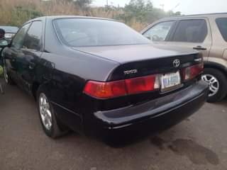 A picture of Toyota Camry droplight