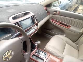 A picture of 2006 Toyota Camry 4plugs