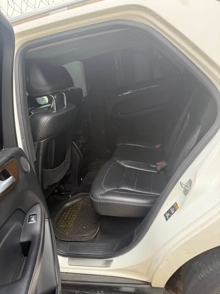 A picture of Available DISTRESS SALE 2014 Mercedes Benz Gle350 upgrade Everything working