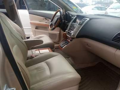 A picture of Sweet And Clean 2007 Lexus RX400H For Sale