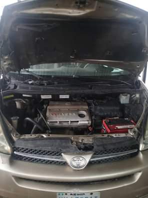 A picture of SIENNA FOR SALE NOTE GEAR DO DISENGAGE Engine AC Going
