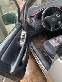 A picture of Lexus RX 300