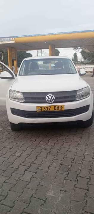 A picture of Amarok imefungwa injin ya Toyota hilux manual inatumia diesel 25M