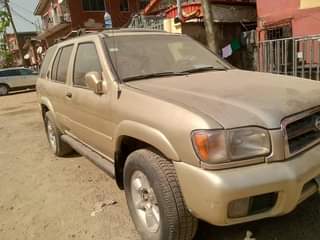 A picture of Nissan Pathfinder 01
