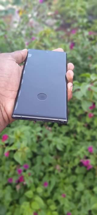 A picture of Samsung galaxy note 10 Gb256 Ram 8 Njoo na 370