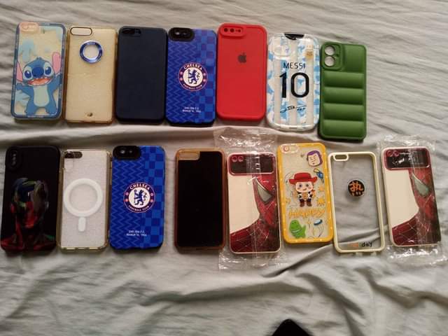 A picture of Iphone pouches