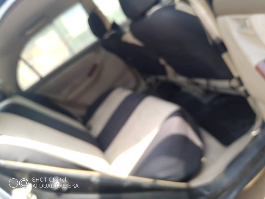 A picture of Toyota Corolla 04