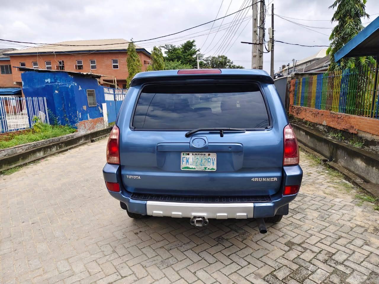 A picture of 2005 Toyota 4runner