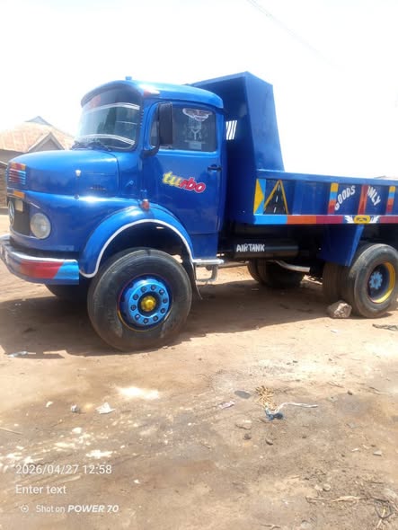 A picture of 911 tipper