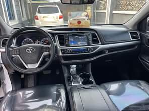 A picture of This is astonishing clean and fully loaded Toyota Highlander 2016