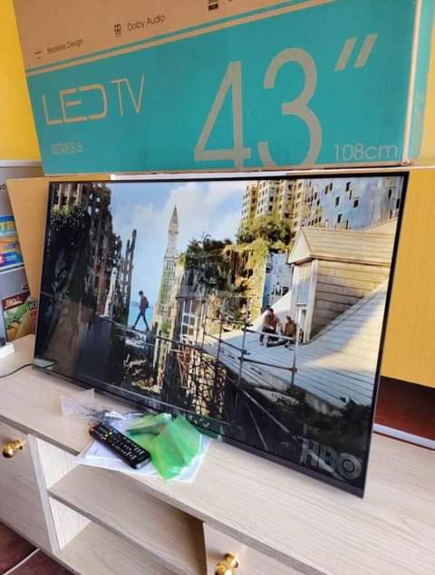 A picture of Hisense smart tv 43 inch Bado mpya