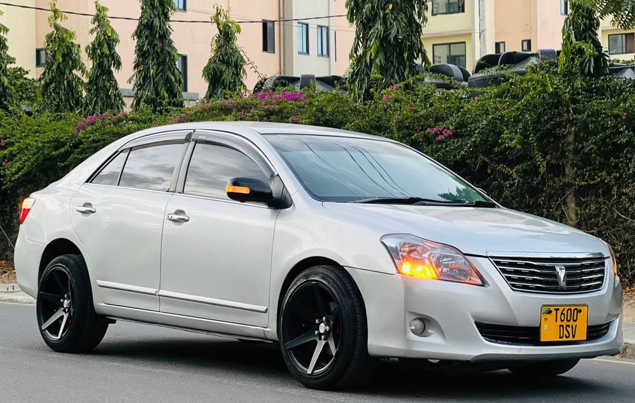 A picture of TOYOTA PREMIO