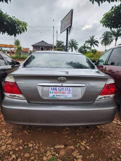 A picture of 2006 Toyota camry