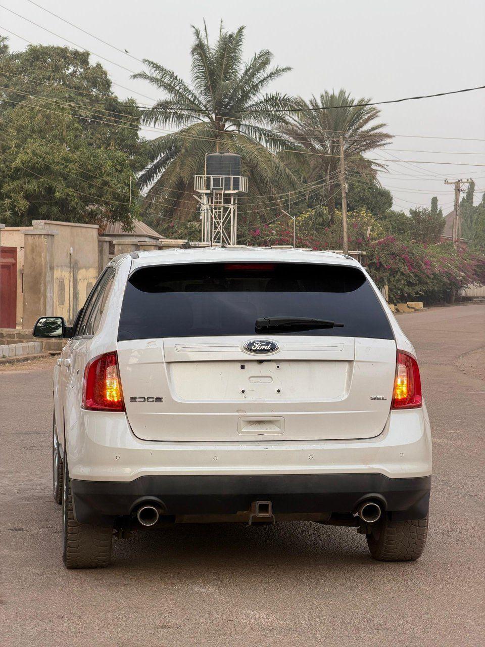 A picture of 2012 Ford edge