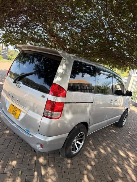 A picture of TOYOTA NOAH NEW MODEL