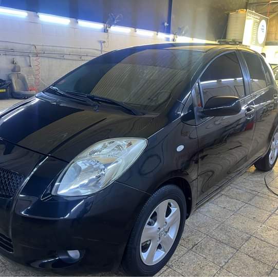 A picture of TOYOTA YARIS HATCHBACK MODEL 2007 Prices 10500 GCC GOOD Condition