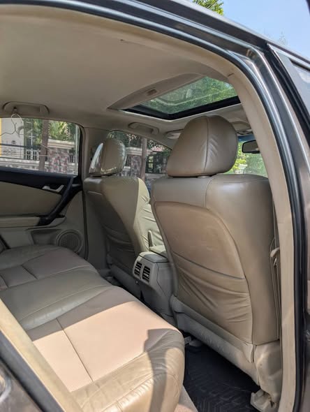A picture of Honda TSX 2011