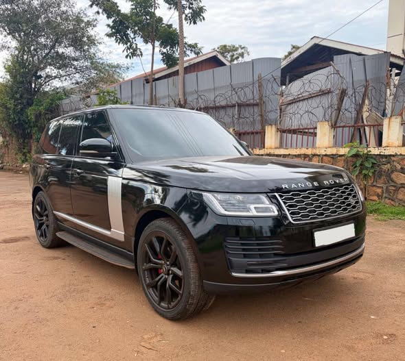 A picture of Quick sale vogue V8 4 4Cc model 2020 Diesel 250M
