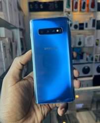 A picture of SAMSUNG S10 PLUS