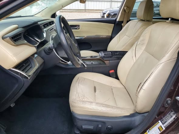 A picture of 2013 Toyota avalon xle premium