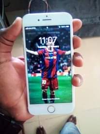 A picture of iPhone 7plain