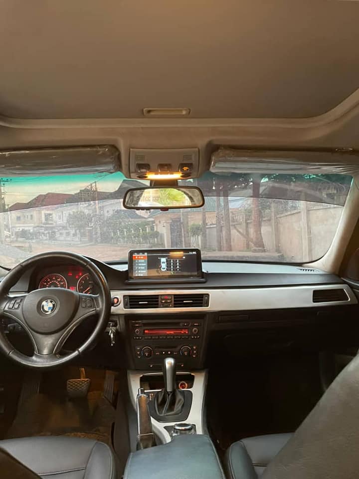 A picture of BMW 325I 2006