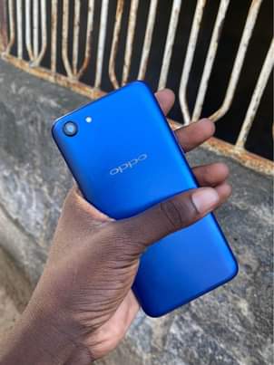 A picture of Oppo A83