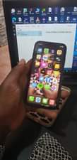 A picture of Iphone 11 256gb no issues on sale 1.5m call 0702213987