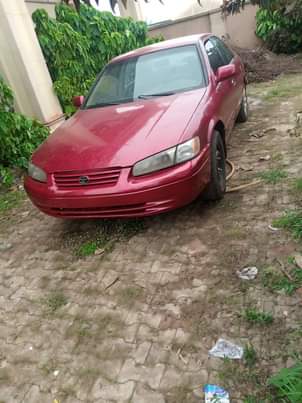 A picture of Toyota Camry 2 2