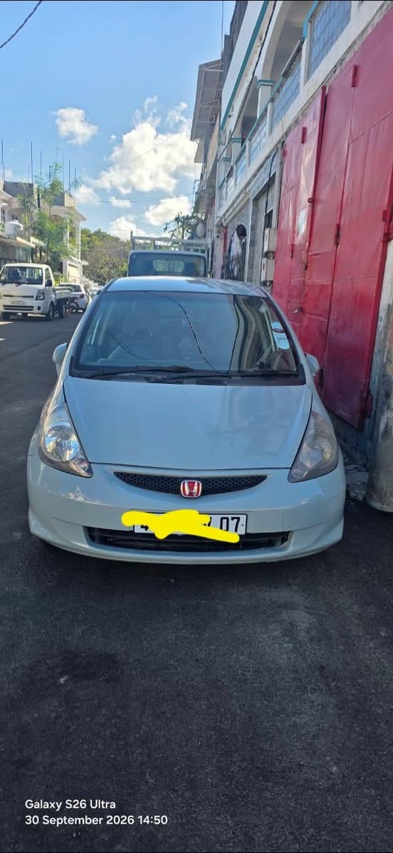 A picture of Honda fit 07