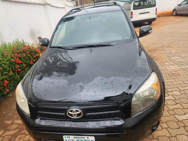 A picture of 2006 Toyota Rav4