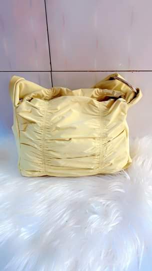 A picture of Handbag