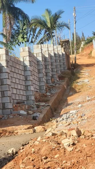 A picture of QUICK SALE URGENT MONEY NEEDED Sseguku katale Entebbe road 13decimals